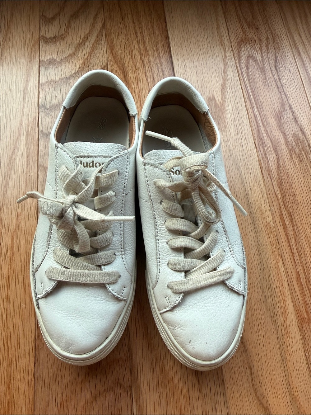 Soludos Cream Leather Low-Top Sneakers